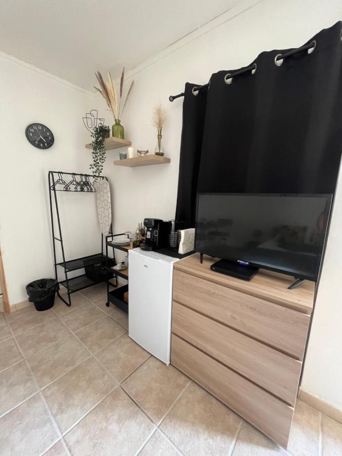 Studio Chez Joss Istres Exterior photo