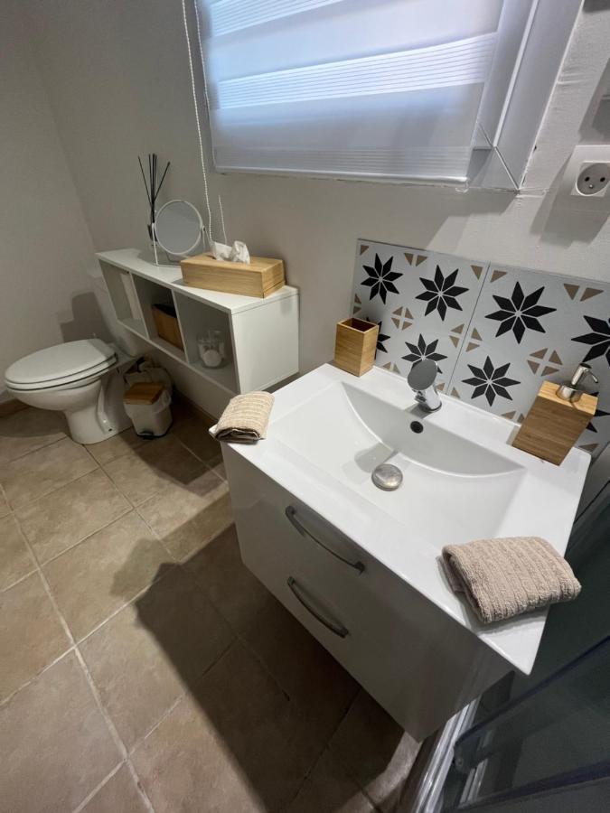 Studio Chez Joss Istres Exterior photo